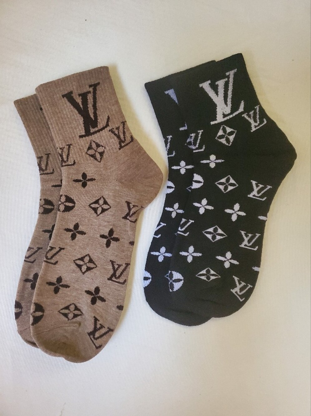 2 Pairs Luxury Logo Crew Socks - Brown & Black Fits 6-8